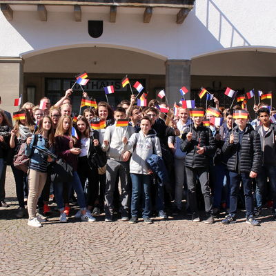 Bild vergr&ouml;&szlig;ern: Gruppenbild Sch�leraustausch Frankreich