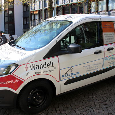 Bild vergr&ouml;&szlig;ern: dienstwagen-attendorn-seite_li