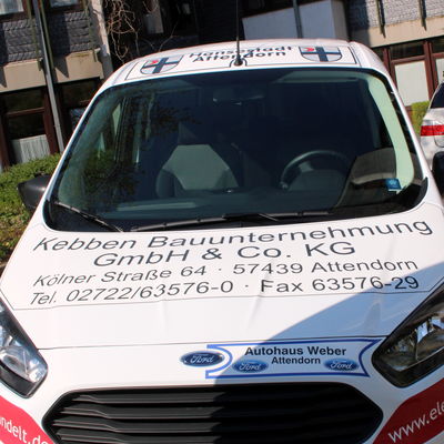 Bild vergr&ouml;&szlig;ern: dienstwagen-attendorn-seite_vor