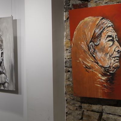 Bild vergr&ouml;&szlig;ern: Zwei Bilder des Malers Sami Gerberemariam