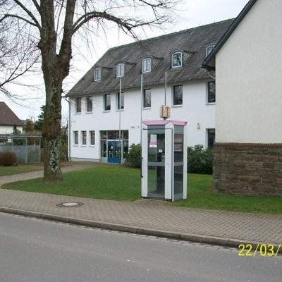 Bild vergr&ouml;&szlig;ern: Eine Telefonzelle an der H�lschotter Stra�e in Ennest