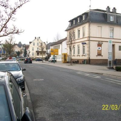 Bild vergr&ouml;&szlig;ern: Eine Telefonzelle an der K�lner Stra�e