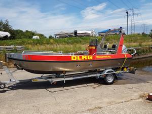 Bild vergr&ouml;&szlig;ern: Die DLRG-Ortsgruppe Attendorn erh&auml;lt f&uuml;r ihr Engagement 500,00 &euro;.