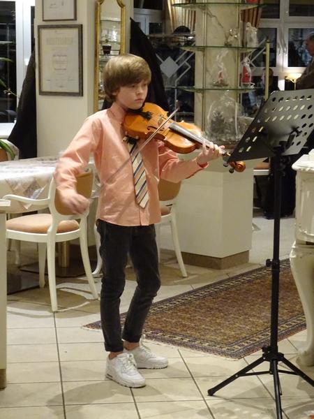 Bild vergr&ouml;&szlig;ern: Bei der Solowertung Violine erspielte sich Andreas Hundt in seiner Altersgruppe einen 1. Preis mit 22 Punkten.