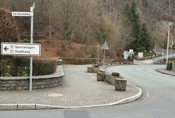 Blick auf eine Stra�eneinm�ndung