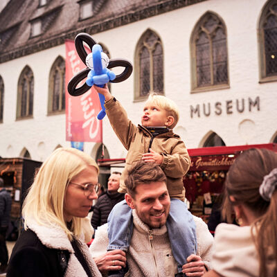 Bild vergr&ouml;&szlig;ern: Martini-Markt 2025 Kirmes