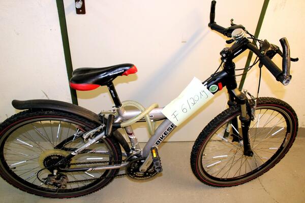 Bild vergr&ouml;&szlig;ern: Fundfahrrad 6-2019