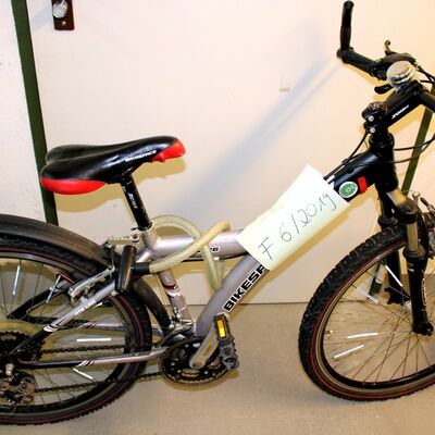 Bild vergr&ouml;&szlig;ern: Fundfahrrad 6-2019
