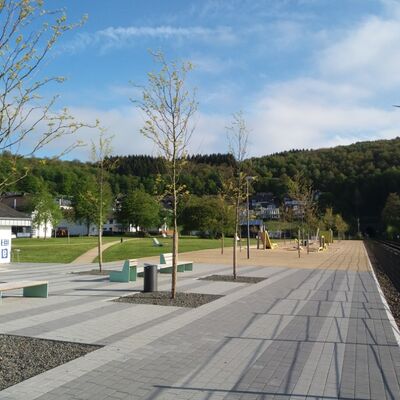 Bild vergr&ouml;&szlig;ern: Die Uferpromenade in Sondern.