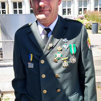 Bild vergr��ern: Delegation Rawicz Sch�tzenfest Attendorn 2002