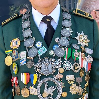 Bild vergr��ern: Delegation Rawicz Sch�tzenfest Attendorn 2002