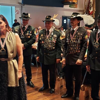 Bild vergr��ern: Delegation Rawicz Sch�tzenfest Attendorn 2002