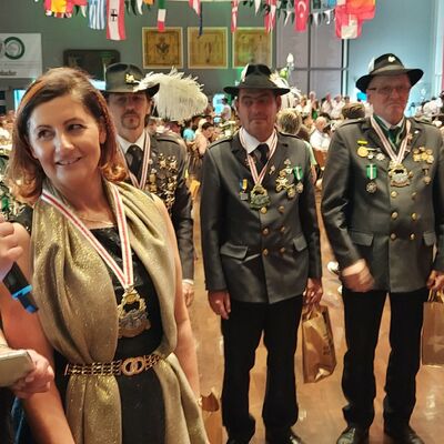 Bild vergr��ern: Delegation Rawicz Sch�tzenfest Attendorn 2002