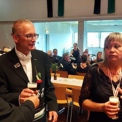 Bild vergr��ern: Delegation Rawicz Sch�tzenfest Attendorn 2002