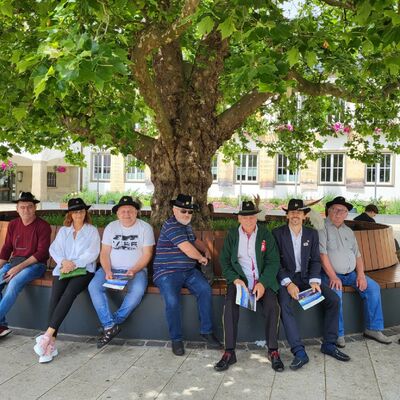 Bild vergr��ern: Delegation Rawicz Sch�tzenfest Attendorn 2002