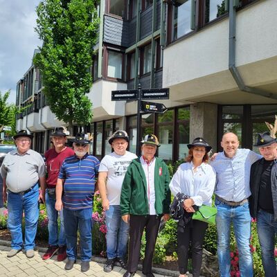 Bild vergr��ern: Delegation Rawicz Sch�tzenfest Attendorn 2002