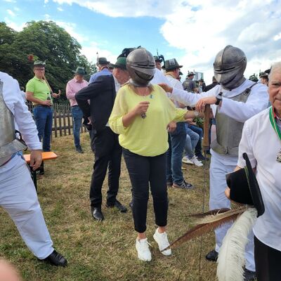 Bild vergr��ern: Delegation Rawicz Sch�tzenfest Attendorn 2002