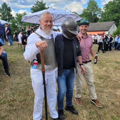 Bild vergr��ern: Delegation Rawicz Sch�tzenfest Attendorn 2002