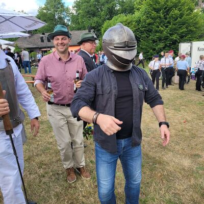 Bild vergr��ern: Delegation Rawicz Sch�tzenfest Attendorn 2002