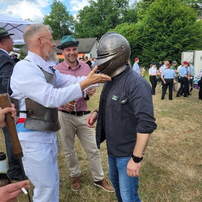 Bild vergr��ern: Delegation Rawicz Sch�tzenfest Attendorn 2002