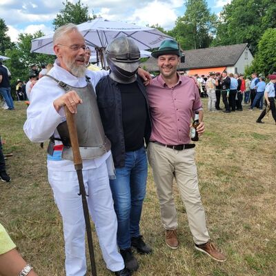 Bild vergr��ern: Delegation Rawicz Sch�tzenfest Attendorn 2002