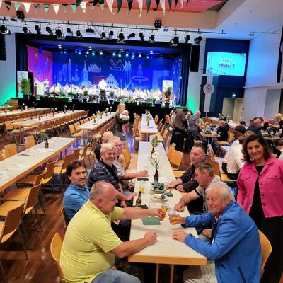 Bild vergr��ern: Delegation Rawicz Sch�tzenfest Attendorn 2002
