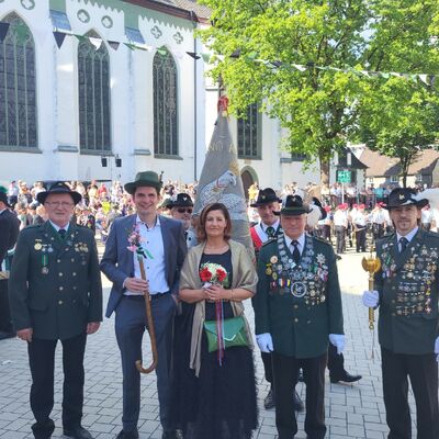 Bild vergr��ern: Delegation Rawicz Sch�tzenfest Attendorn 2002