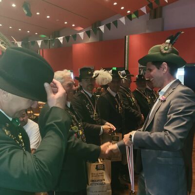 Bild vergr��ern: Delegation Rawicz Sch�tzenfest Attendorn 2002