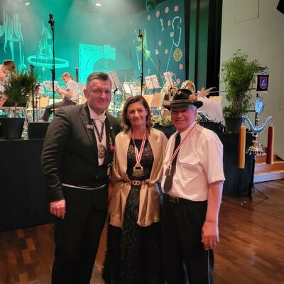 Bild vergr��ern: Delegation Rawicz Sch�tzenfest Attendorn 2002