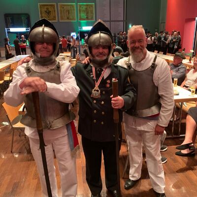 Bild vergr��ern: Delegation Rawicz Sch�tzenfest Attendorn 2002