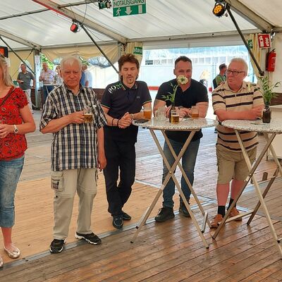 Bild vergr��ern: Delegation Rawicz Sch�tzenfest Attendorn 2002